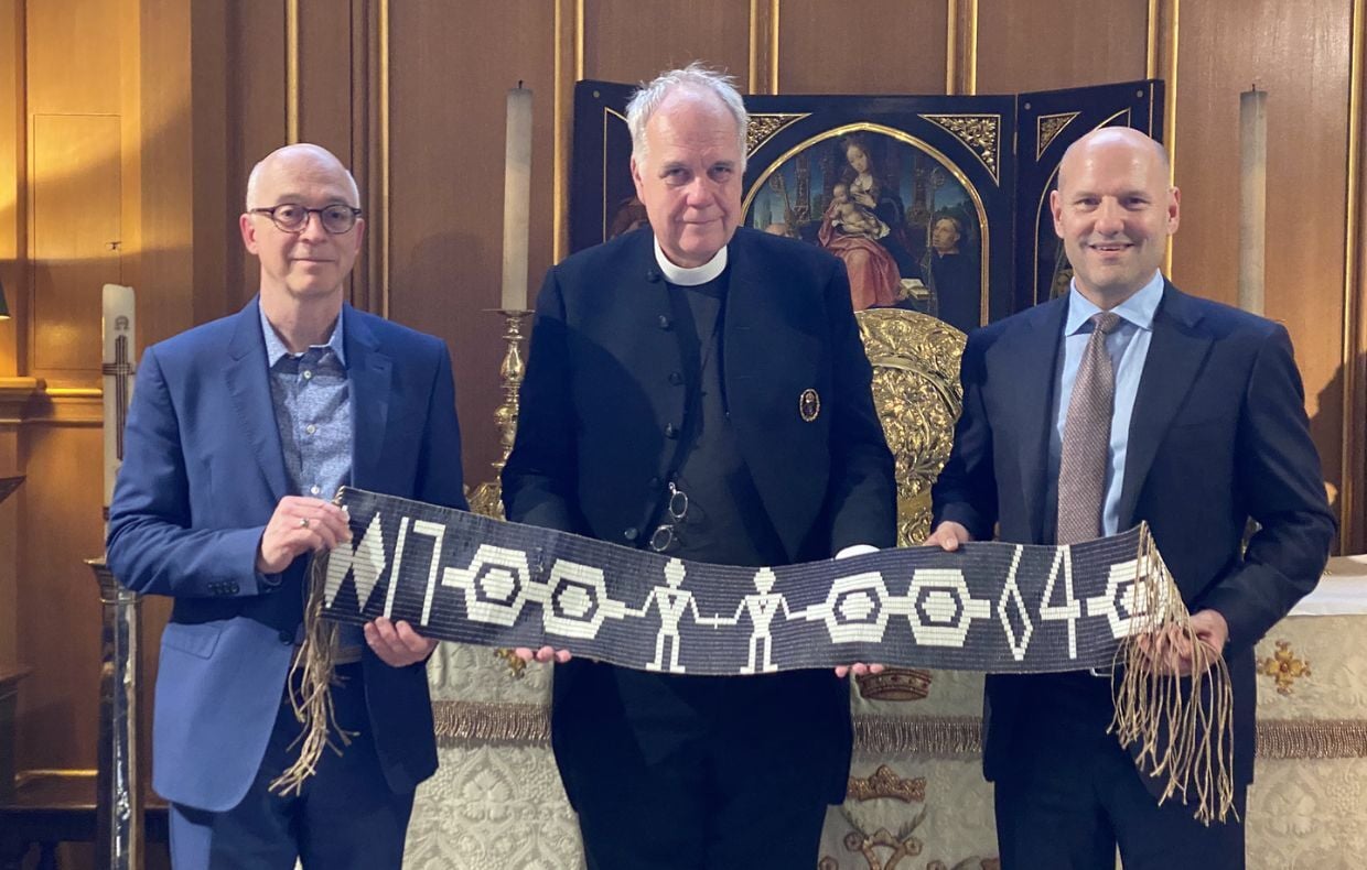 Mark Magnacca & Robert Brant Holding the Wampum of Niagra